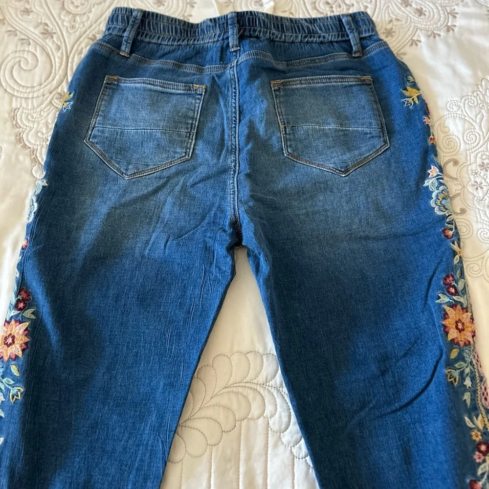DRIFTWOOD Blue Denim Boyfriend Jeans with Floral Side Embroidery - Picture 5 of 11